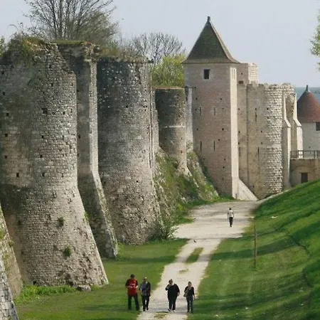 Casa vacanze Maison Familiale La Louptiere-Thenard