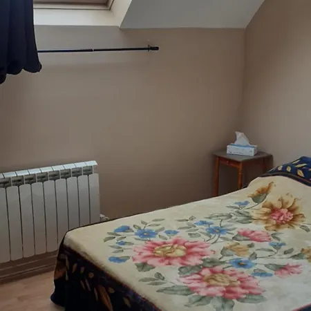 Holiday home Agreable Maison Familiale La Louptiere-Thenard