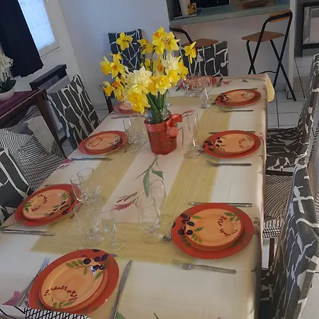 Holiday home Agreable Maison Familiale