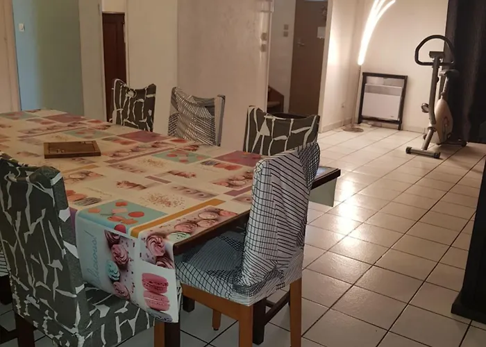 Maison Familiale * La Louptiere-Thenard