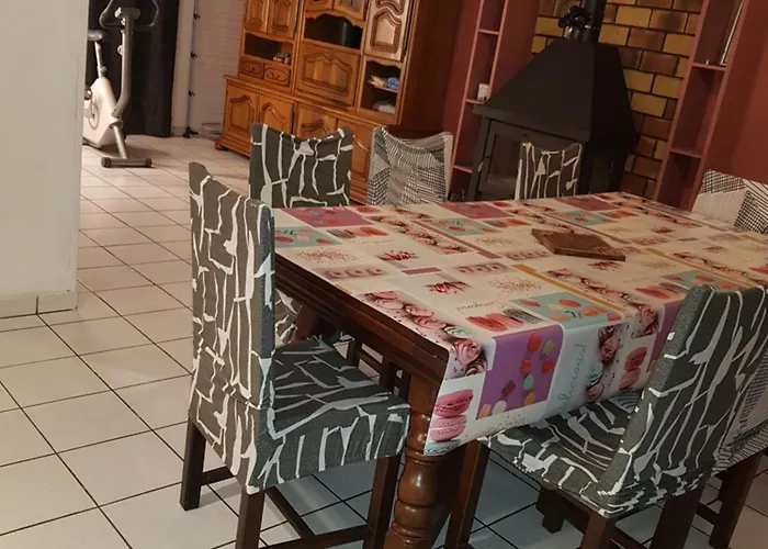 Maison Familiale * La Louptiere-Thenard